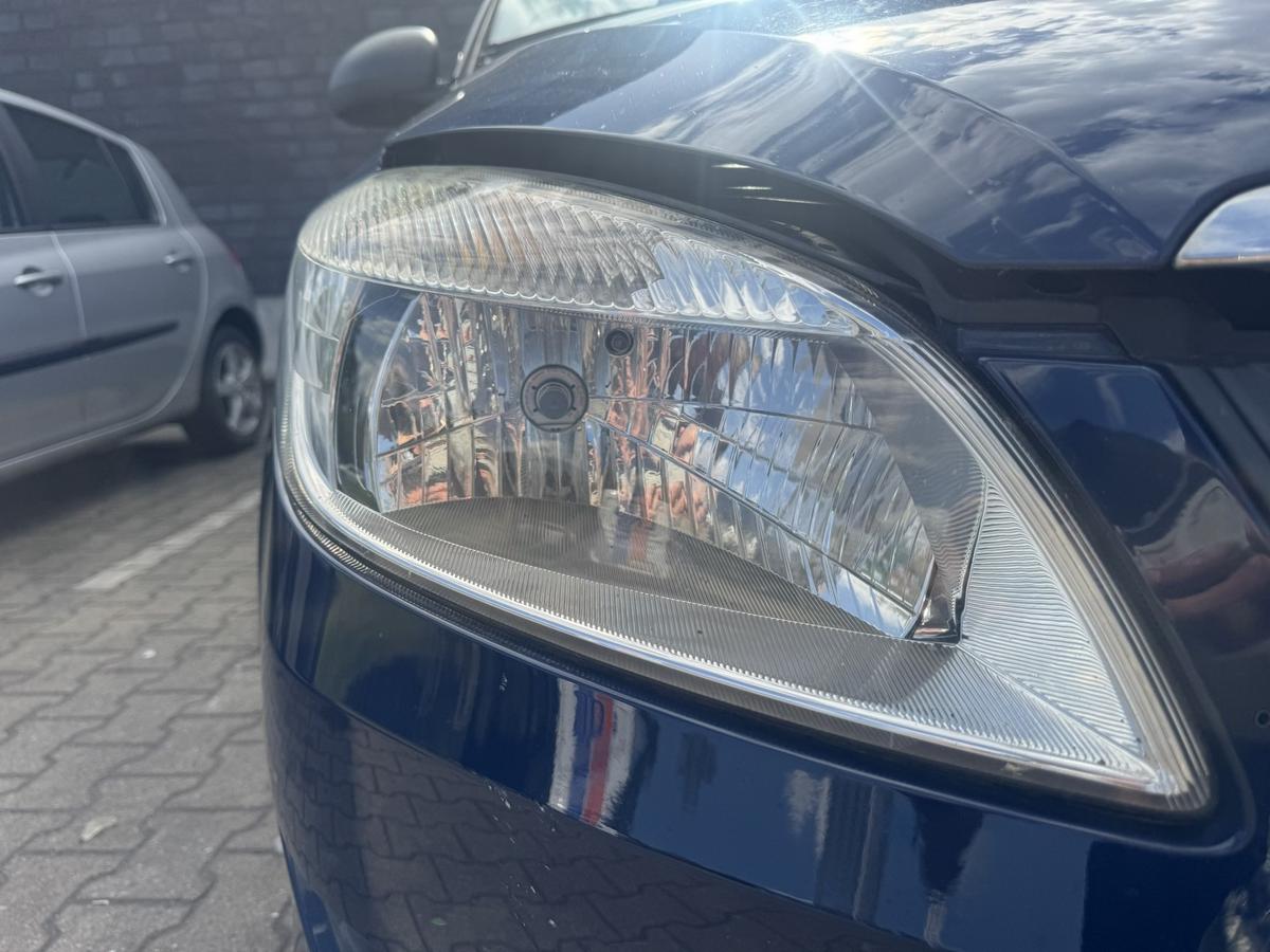 Skoda Fabia 2 5J original Halogenscheinwerfer rechts H4 Bj.2010